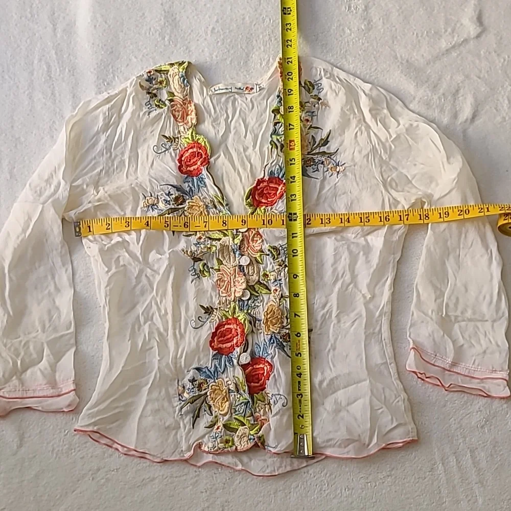 Johnny Was White Blouse Floral Embroidery XS Rayon Long Sleeve FLAW flowy Boho - Picture 2 of 10